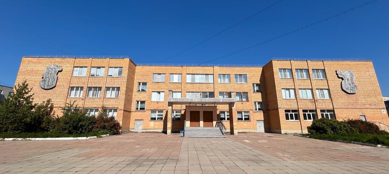 Главный вход.